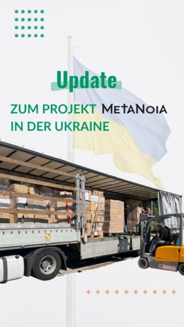 🚛 Vier LKWs mit mehr als 25 Tonnen Hilfsgüter sind in den vergangenen Monaten sicher in der Ukraine angekommen 🇺🇦
🦽🩺 Mobilitätshilfen, Krankenhausbetten, Medikamente, Operationsmaterial und weitere wichtige Hilfsmittel konnten dadurch an Einrichtungen in Ivano-Frankiwsk und Kyjiw verteilt werden 🏥
Ohne die große Unterstützung der Spenderinnen und Spender, Helferinnen und Helfer sowie der Fahrer wäre das alles nicht möglich gewesen, vielen Dank! 🫶 Durch eure Hilfe wurde den Menschen in einer vom Krieg gezeichneten Region neue Hilfe und Hoffnung geschenkt! ❤️🩹
🎨 In Ivano-Fankiwsk konnte sogar ein dreitägiges Seminar für Trauma- und Kunsttherapie unter der Leitung von Timm Smutny stattfinden. Außerdem wurden neue Fachkräfte hierfür ausgebildet, die mittlerweile eigene Gruppen mit Veteranen und anderen vom Krieg betroffenen Menschen leiten. Das Interesse an dieser Art der Therapie war und ist enorm 👥
Das macht deutlich, wie wichtig neben lebenswichtigen Hilfsgütern auch die Begleitung seelischer Verletzungen ist. Menschen, die seit Jahren unter den Folgen des Krieges leiden, brauchen nicht nur materielle Versorgung, sondern auch Hoffnung, Heilung und neue Kraft für ihren Alltag 🌈
Ohne den Partnern vor Ort wäre das nicht möglich - vielen Dank dafür! Danke auch an alle, die diese Arbeit durch Gebet, Spenden und tatkräftige Unterstützung mittragen! 🤝 Gemeinsam geben wir Hoffnung weiter ✨
#hilfedieankommt #gemeinsamhoffnungschenken #katastrophenhilfe #helpukraine #metanoiaukraine